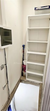 3-к квартира, 1/2 эт., 66м²