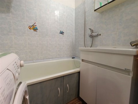 3-к квартира, 5/5 эт., 68м²